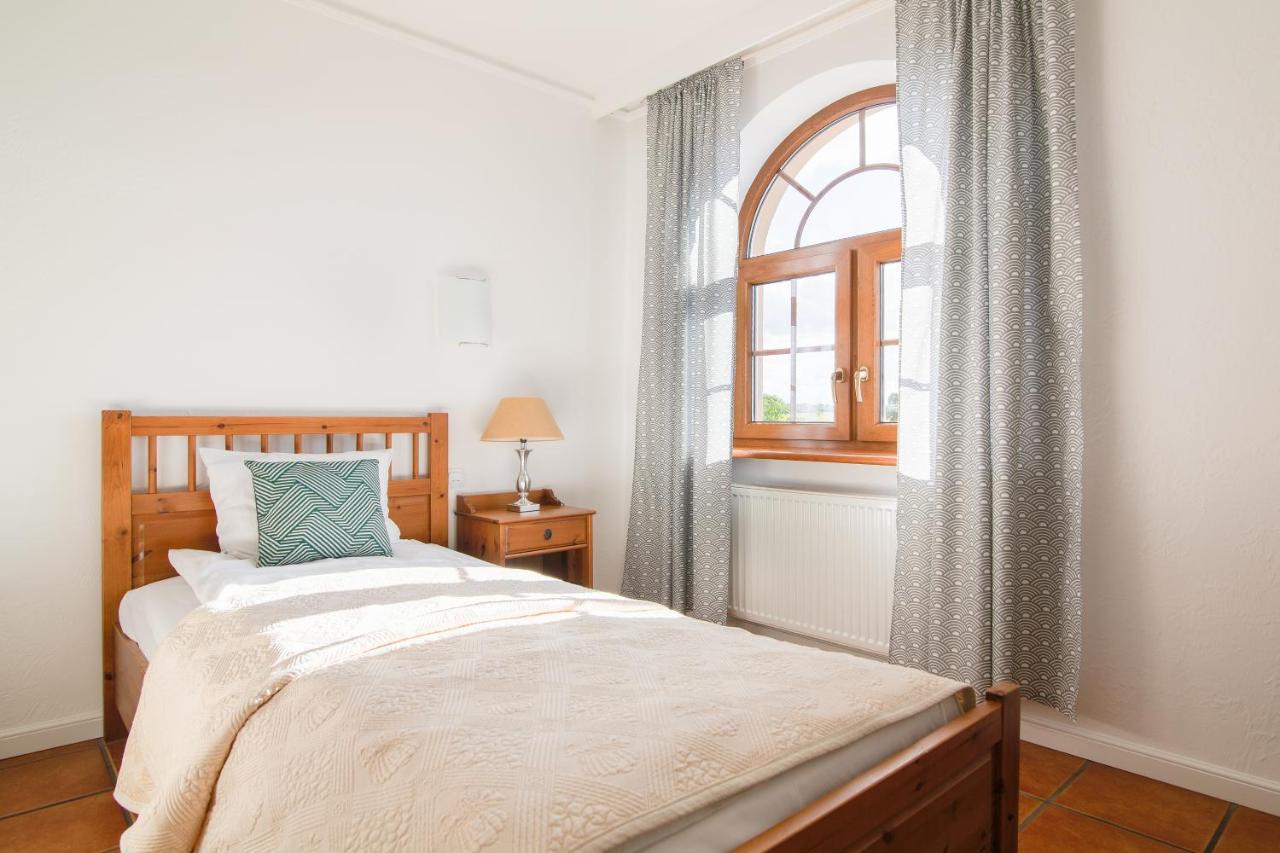 Hotel Lemoniada Lucmierz Екстериор снимка