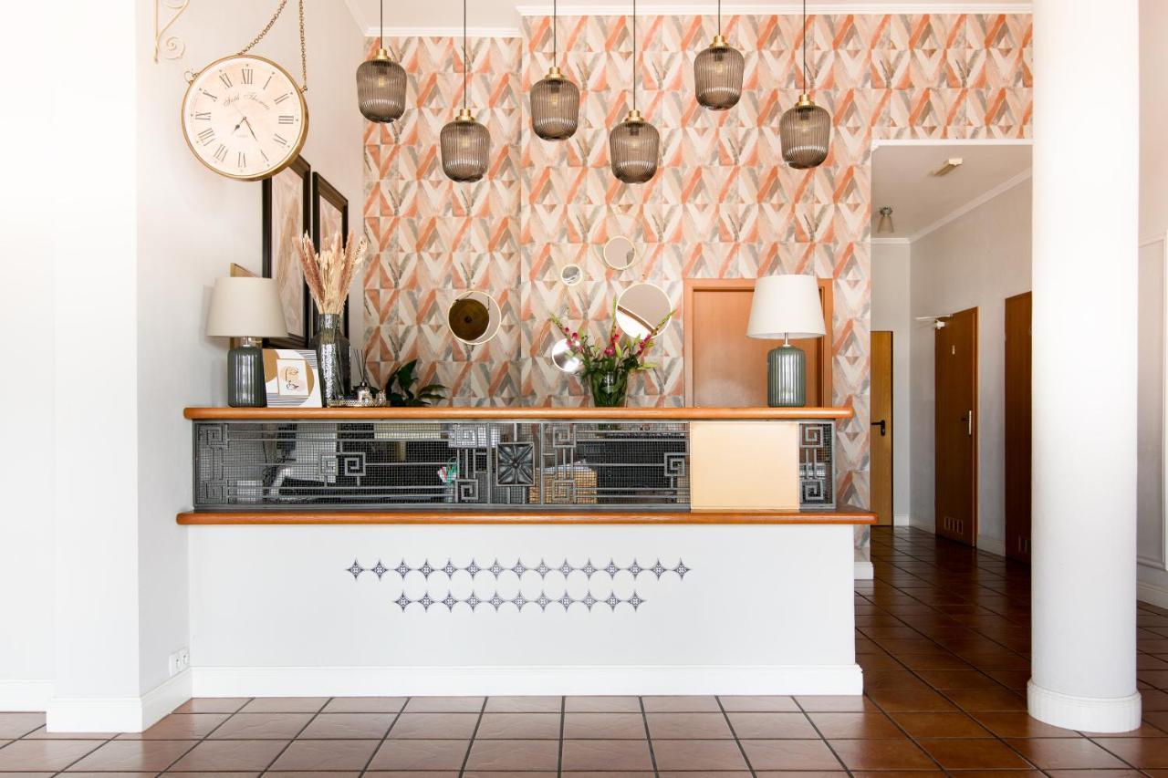 Hotel Lemoniada Lucmierz Екстериор снимка