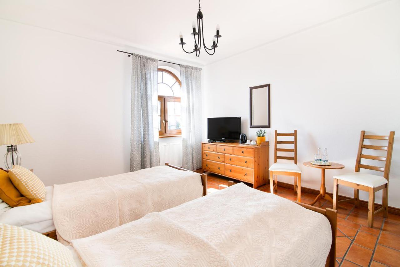 Hotel Lemoniada Lucmierz Екстериор снимка