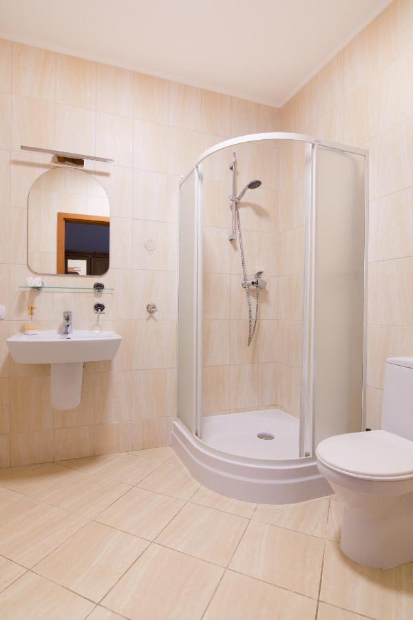 Hotel Lemoniada Lucmierz Екстериор снимка