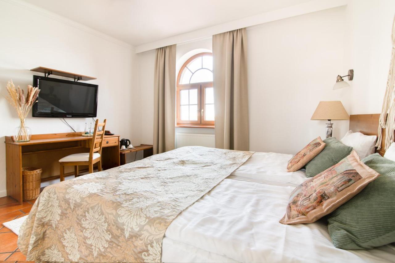 Hotel Lemoniada Lucmierz Екстериор снимка